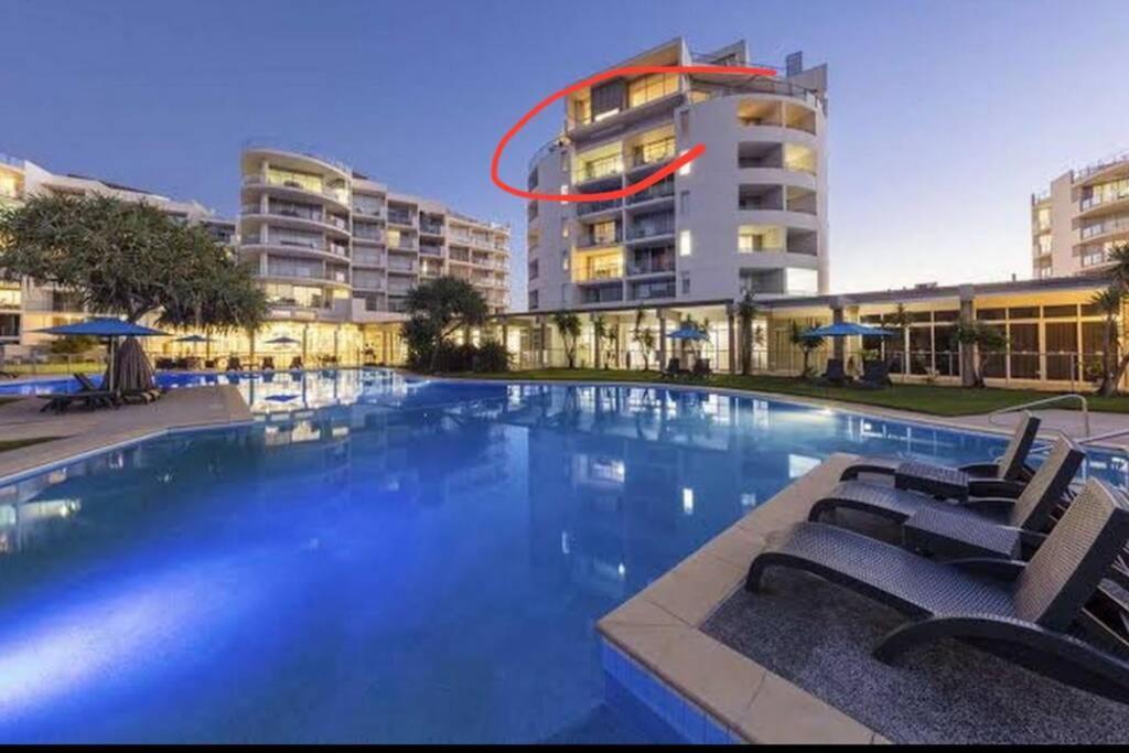 Ocean Bliss - Top Floor Beachfront Studio With Amazing Views ! Marcoola Eksteriør billede